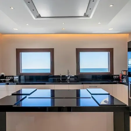 Irene: Beachfront Luxury With Sea Views And Private Pool Alicante